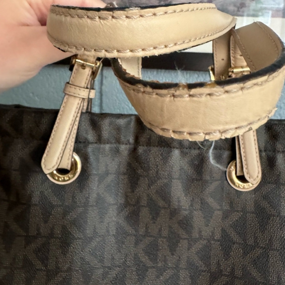 Michael Kors Jet Set Bag and Wallet - Picture 4 of 9